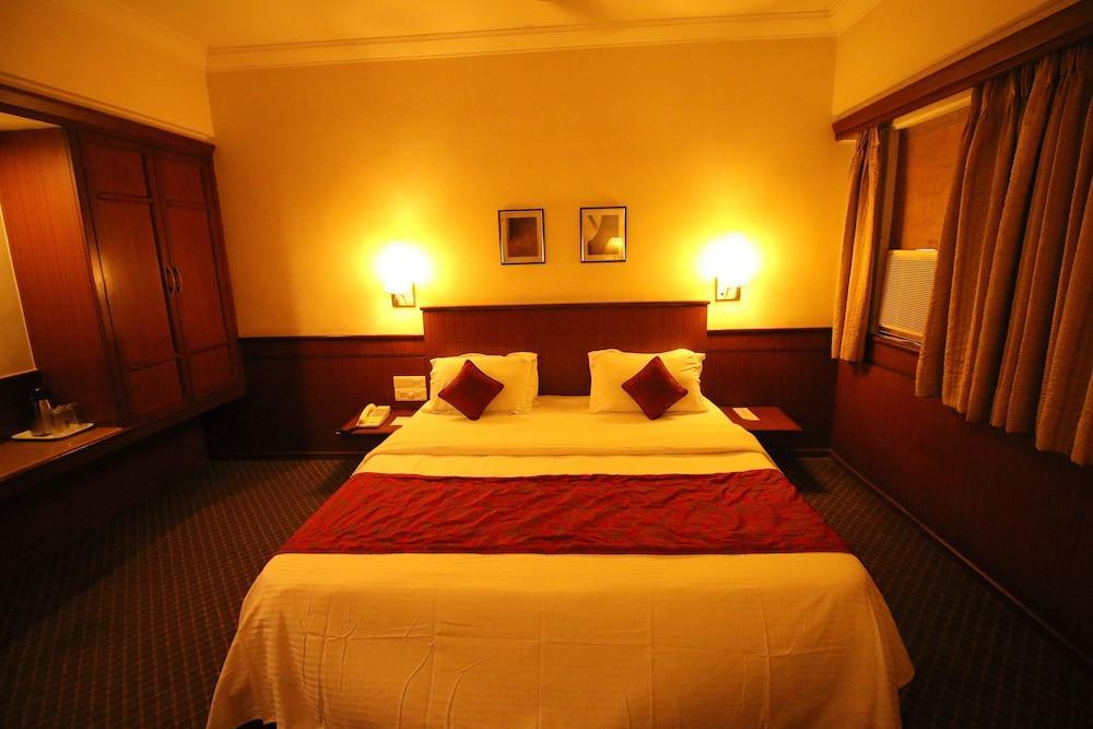 Hotel Skylon Amhedabad Dış mekan fotoğraf