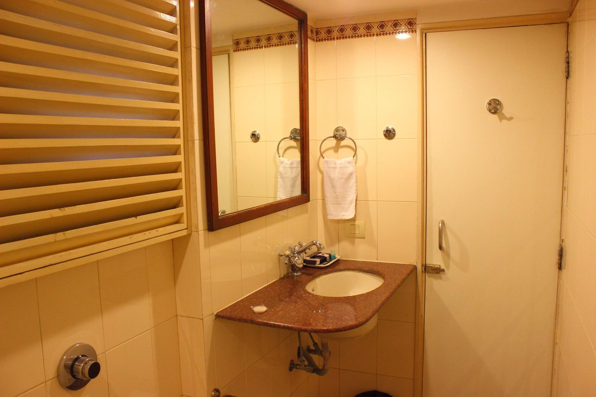 Hotel Skylon Amhedabad Dış mekan fotoğraf
