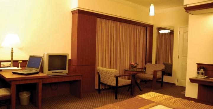 Hotel Skylon Amhedabad Dış mekan fotoğraf