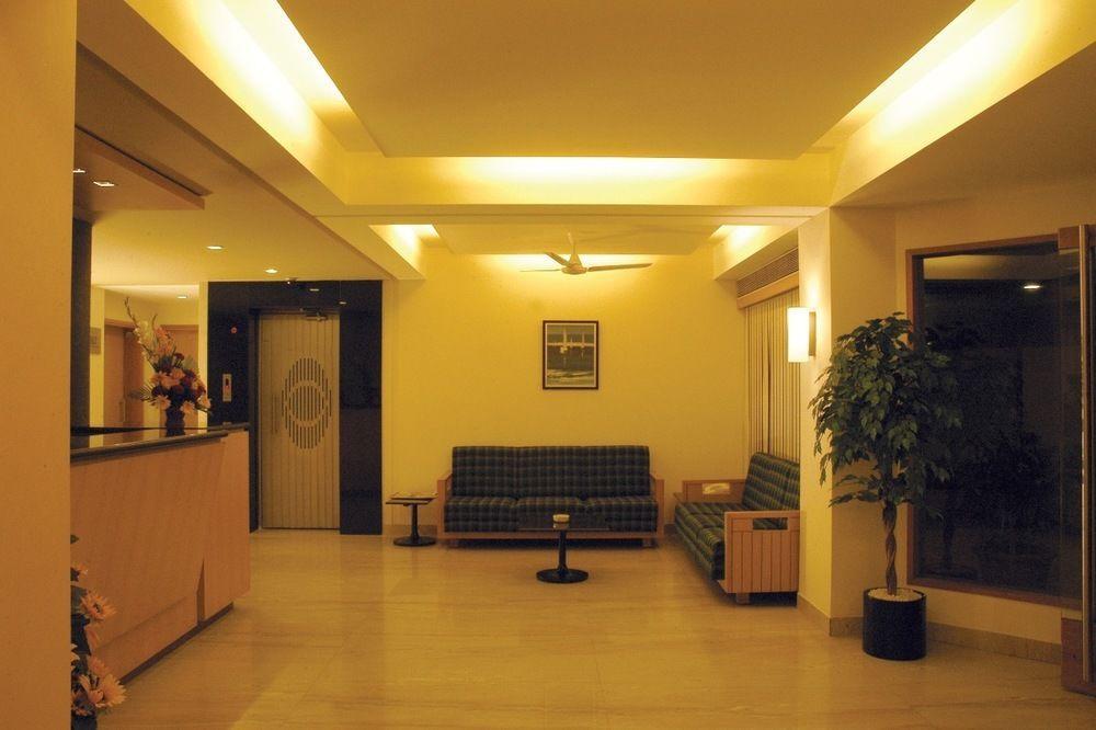 Hotel Skylon Amhedabad Dış mekan fotoğraf